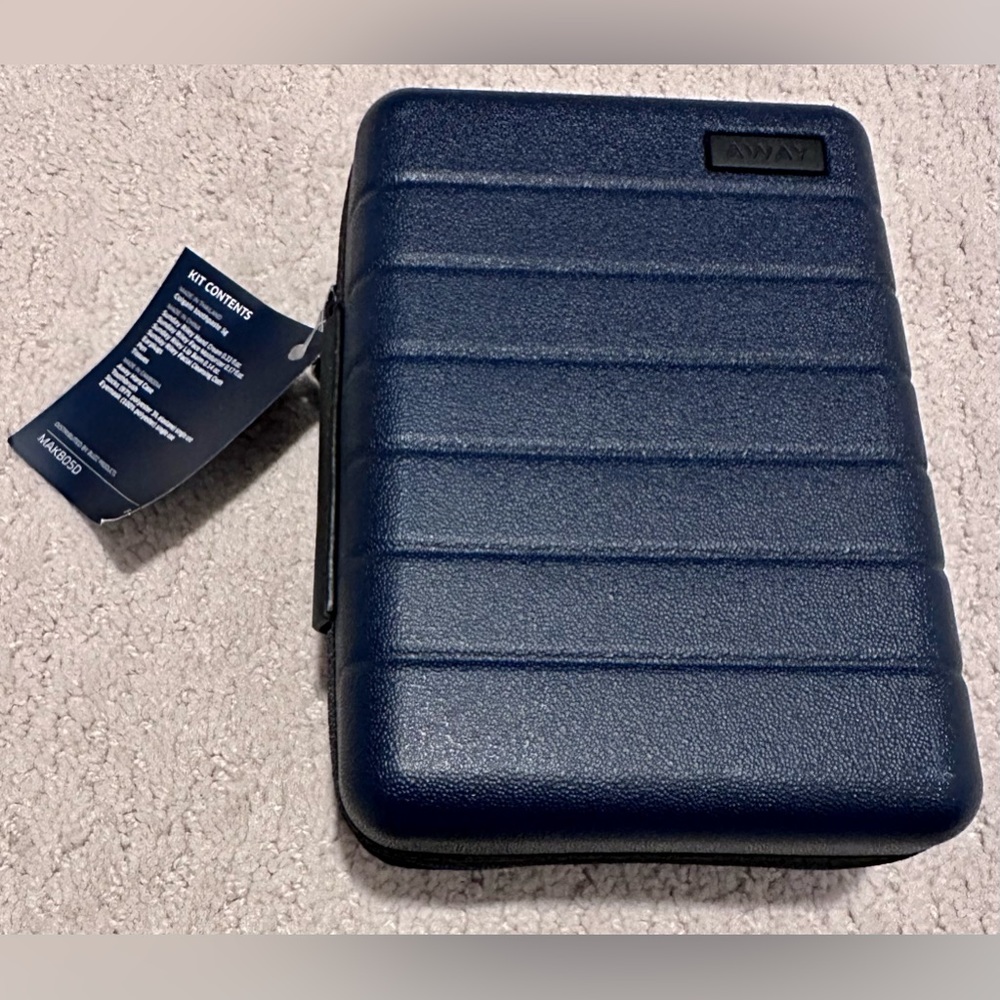New (Jun2023) w/Tag Away United Polaris Amenities Kit, Navy/Blue zipper